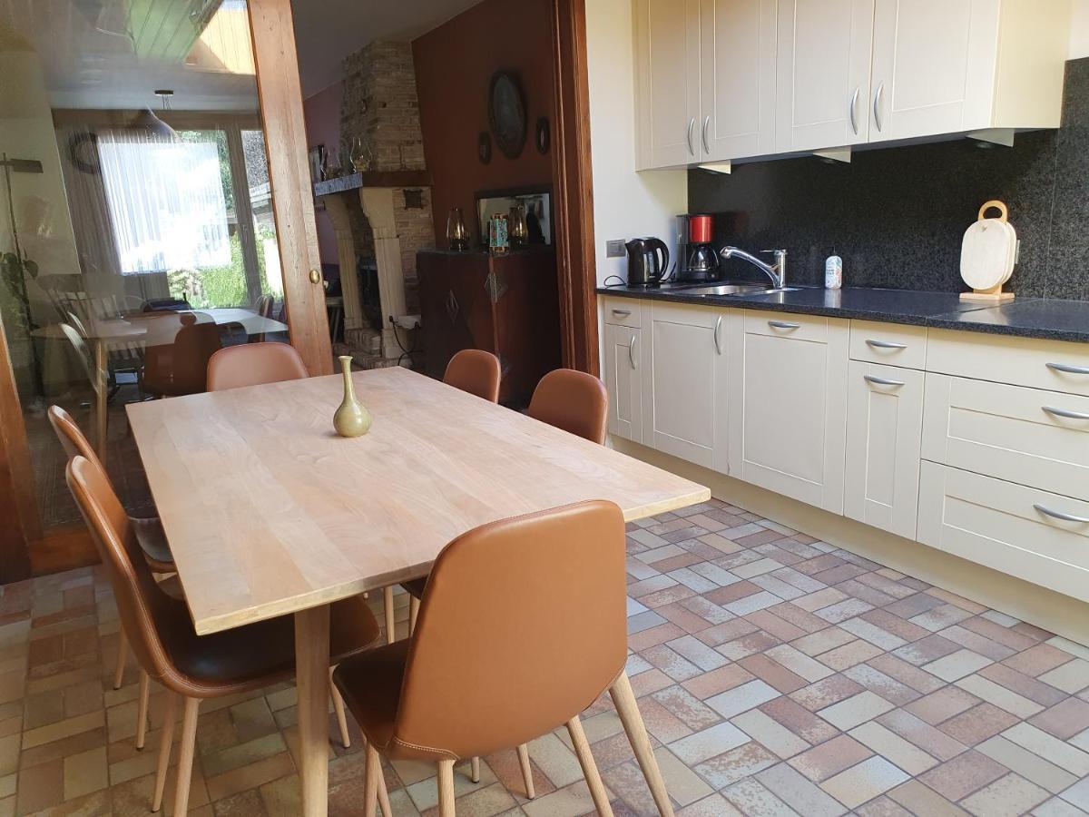 Close To Centre, 3 Rooms, 2 Bathr & Wc, Free Parking & Wifi, Spacious Living Area & Kitchen Brugge Buitenkant foto