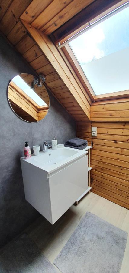 Close To Centre, 3 Rooms, 2 Bathr & Wc, Free Parking & Wifi, Spacious Living Area & Kitchen Brugge Buitenkant foto